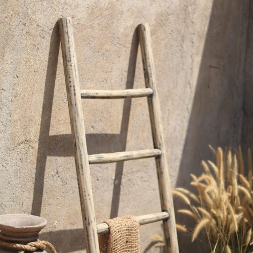 Inspired by naturally aged timber, our grey washed finish bring a gentle, lived in look to the Natural Ladder Collection. The delicate grey tones soften the wood's appearance while preserving its authentic texture and grain, creating a timeless piece that feels both rustic and refined