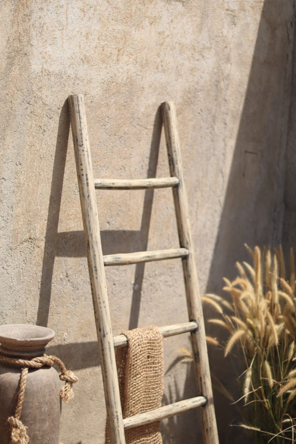 Inspired by naturally aged timber, our grey washed finish bring a gentle, lived in look to the Natural Ladder Collection. The delicate grey tones soften the wood's appearance while preserving its authentic texture and grain, creating a timeless piece that feels both rustic and refined