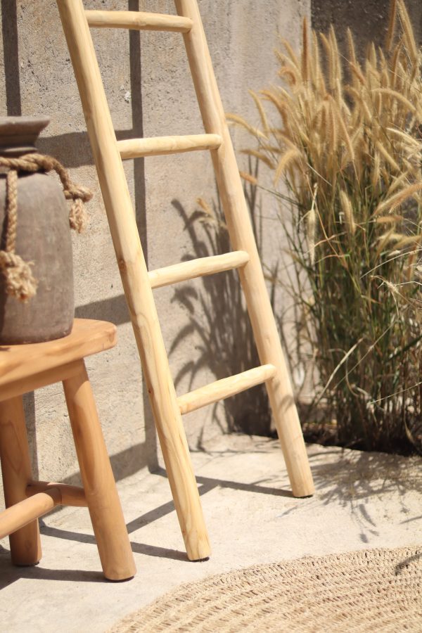 Natural Ladder Oak Look